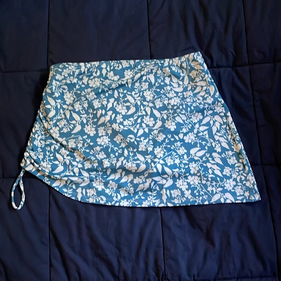 Albion Fit Skirt Bottom - Picture 3 of 4
